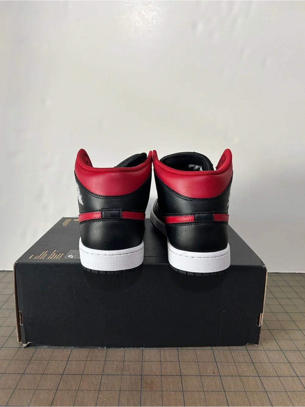 Air Jordan 1 Mid ‘Bred Twist’